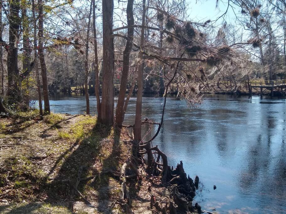 Huck'S Hideaway Near The Santa Fe River Fort White Екстериор снимка